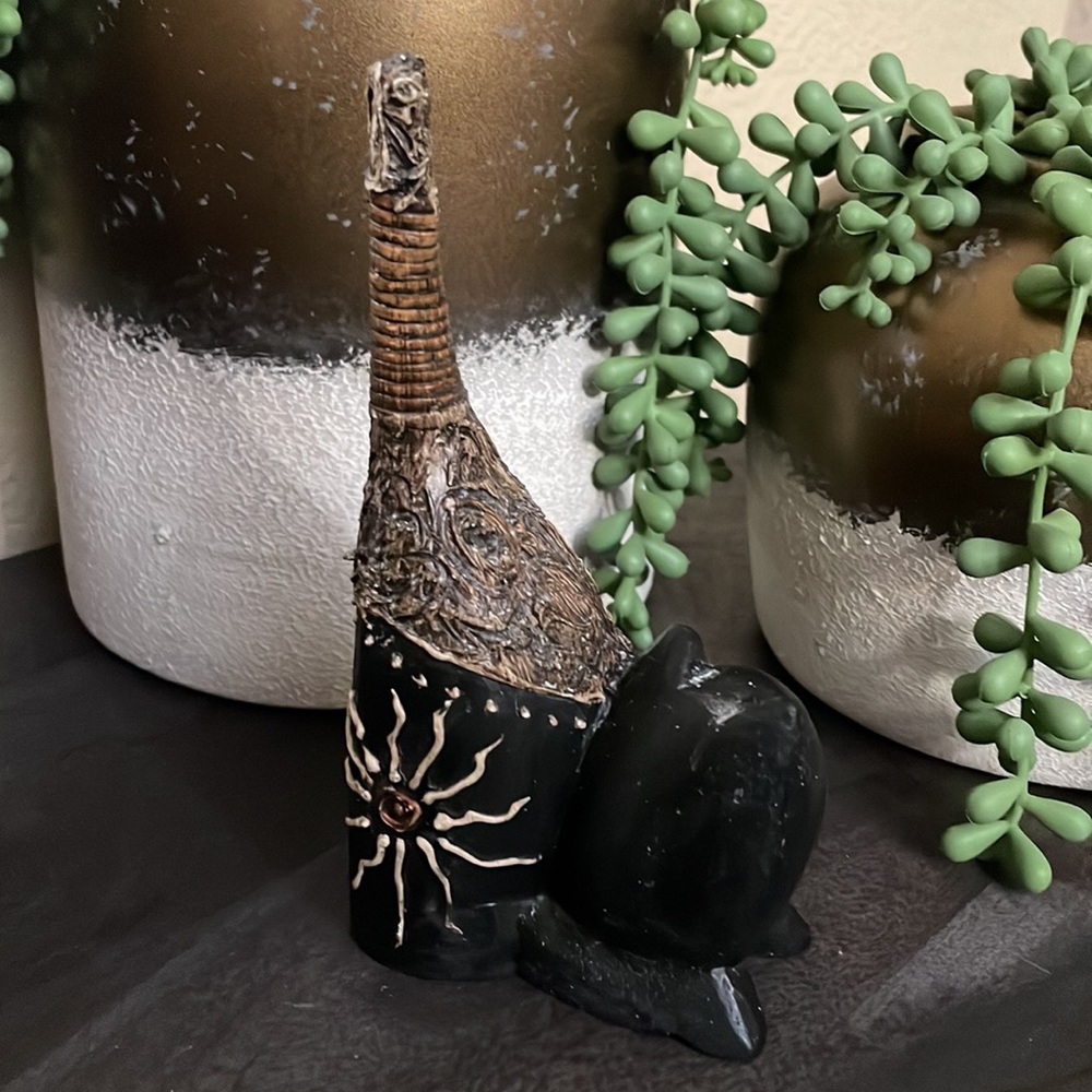 Carved Wooden Folk Decorated Cat - Picture 2 of 8